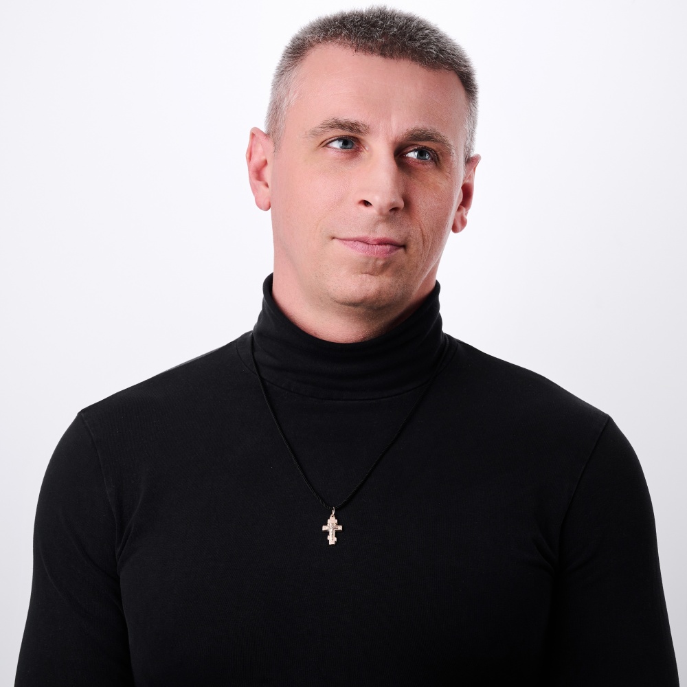 Крест из комбинированного золота