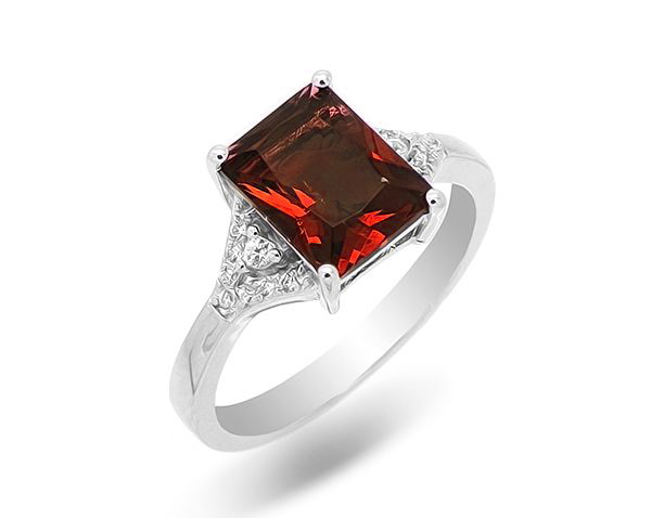 Кольцо из серебра с цирконом