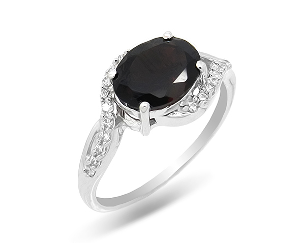 Кольцо из серебра с гранатом